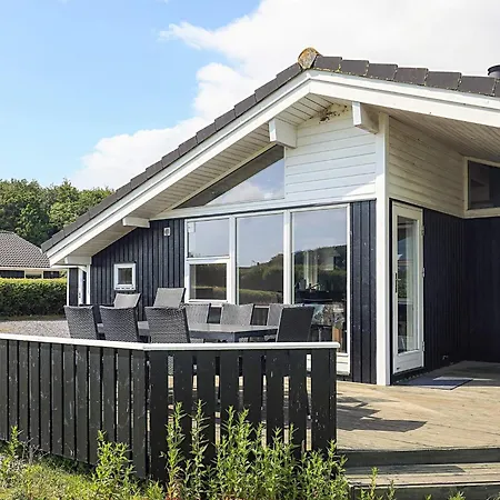 4 Star In Rudkobing Feriehus Spodsbjerg